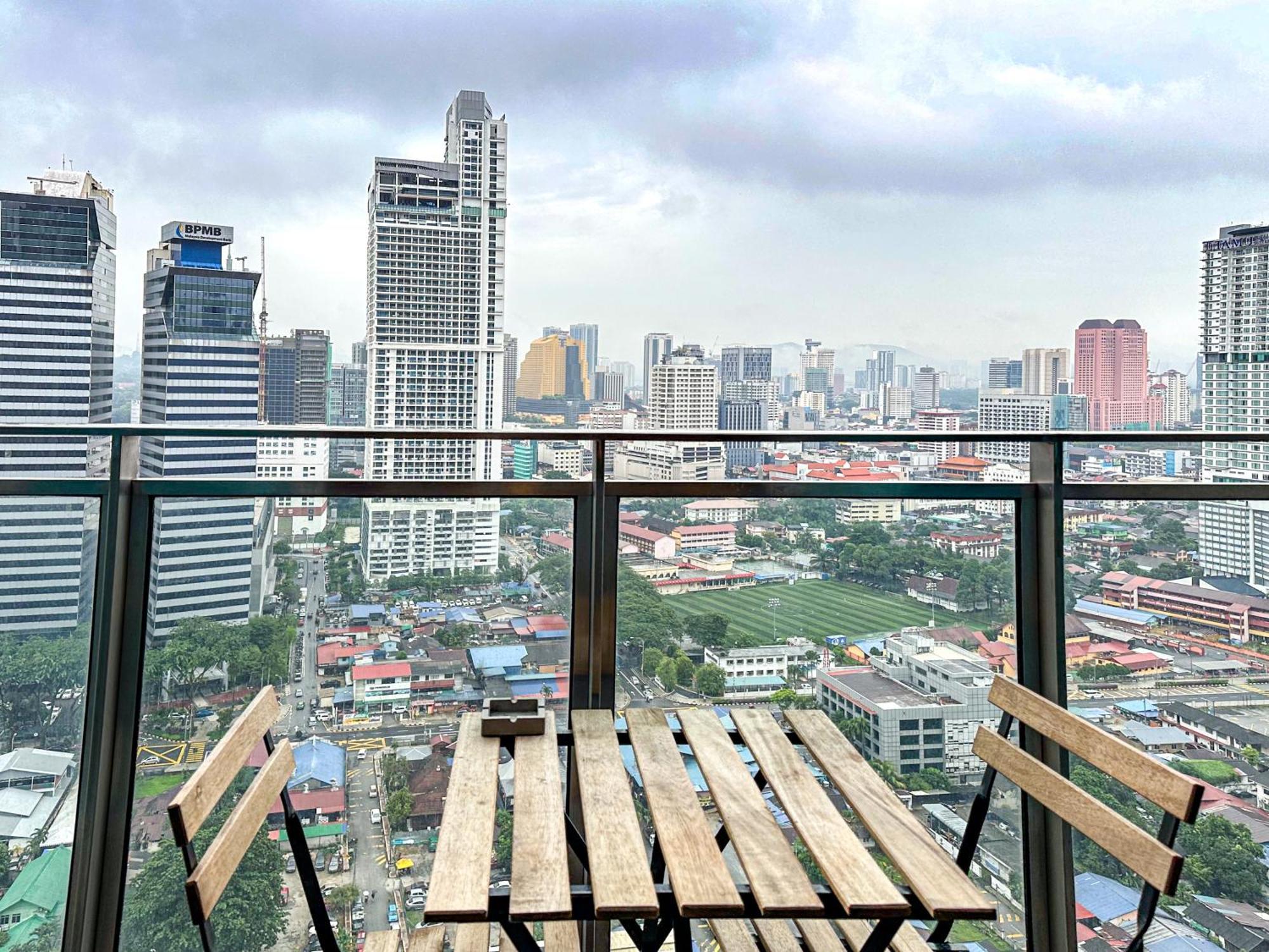 Summer Suites Klcc By Apartx Kuala Lumpur Esterno foto